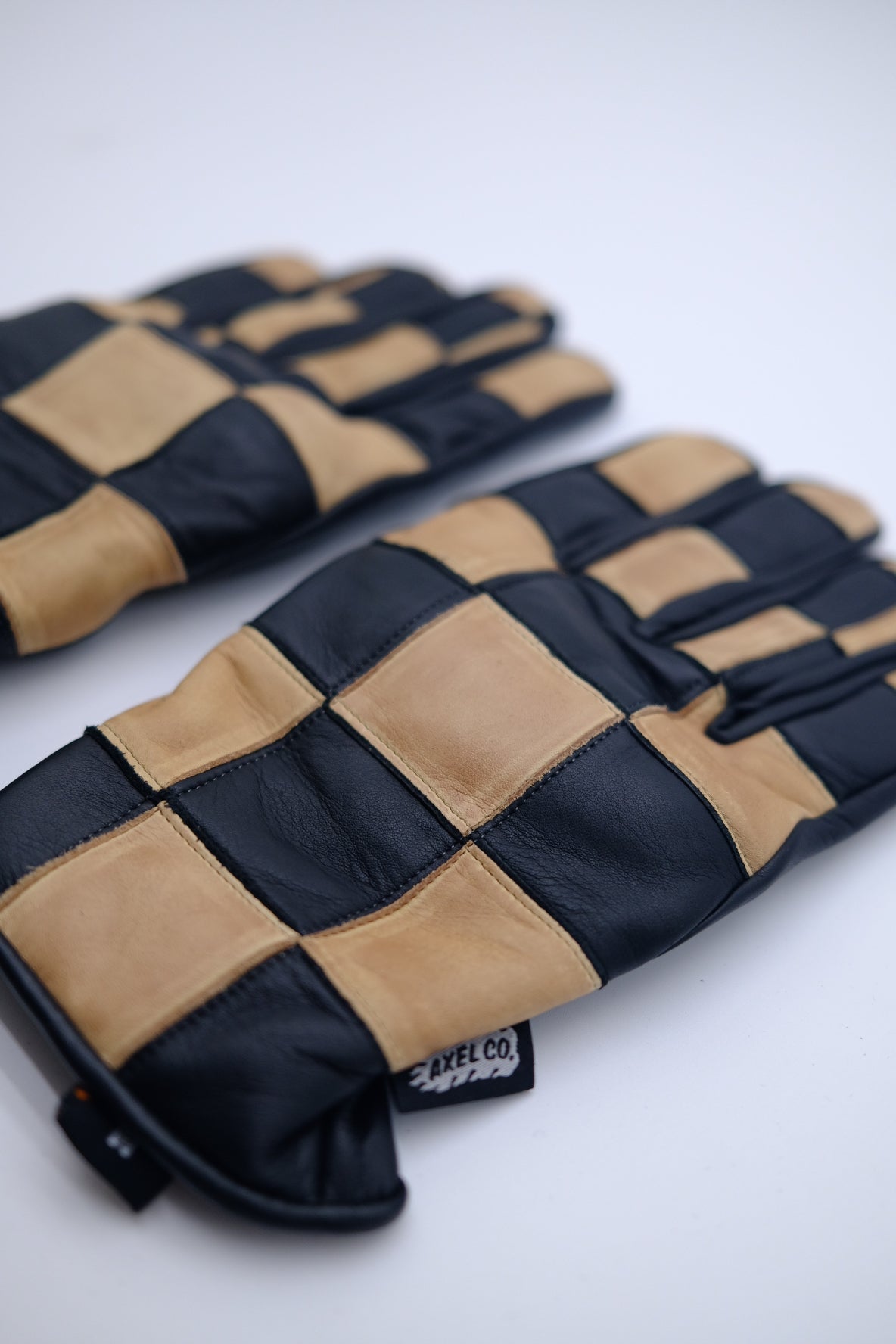 Armored Checkered Gloves NEW VERSION!!