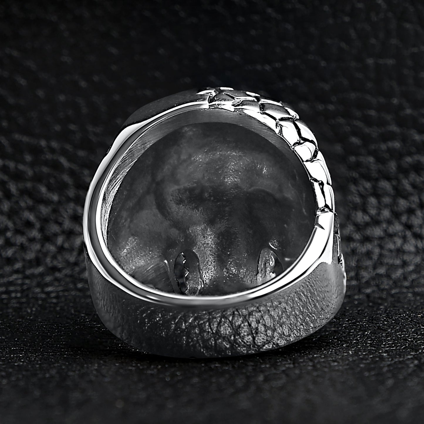 Stainless Steel Detailed Cracked Skull Ring