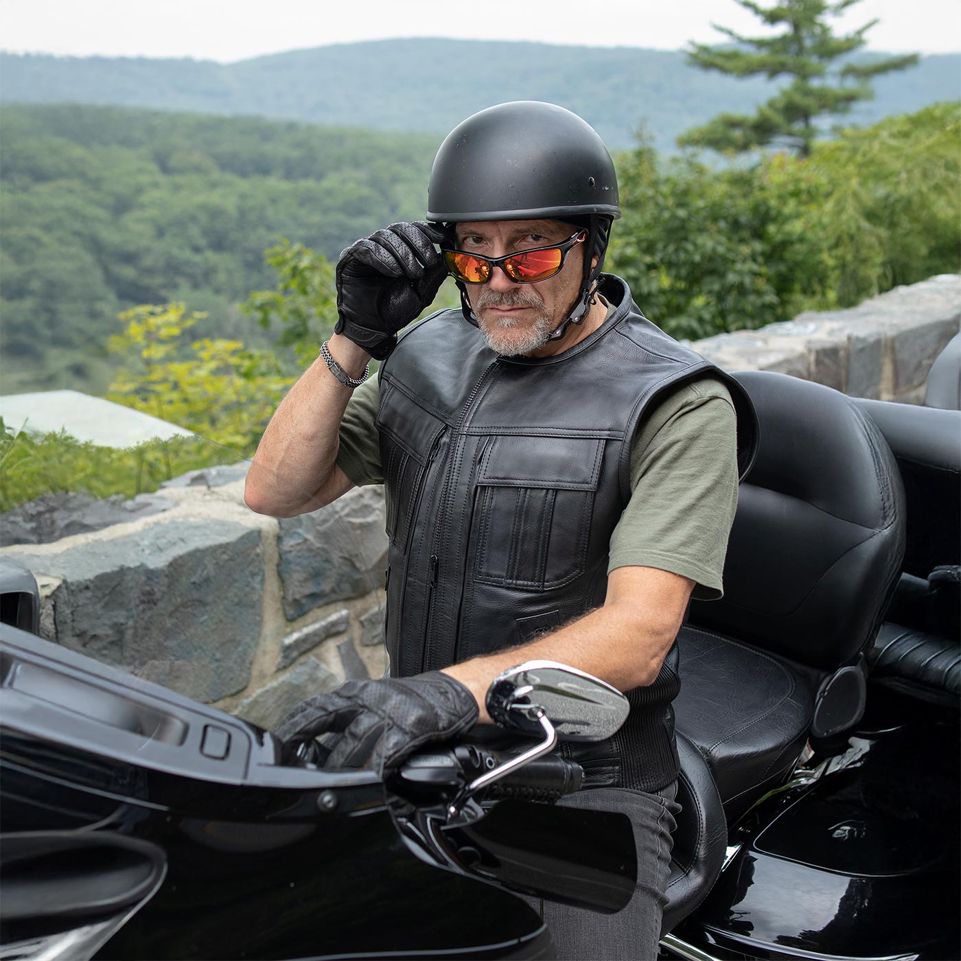 Milwaukee Motorcycle Clothing Co. Men's Quick-Draw Stylesh Premium Black Leather MC Biker Vest MMC30001